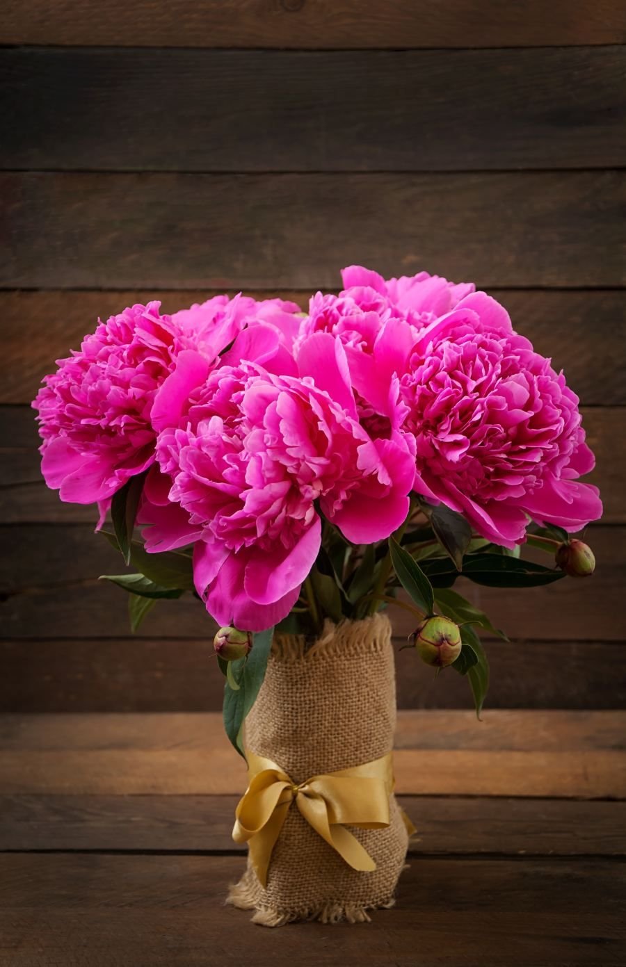 Ramo de peonías rosadas